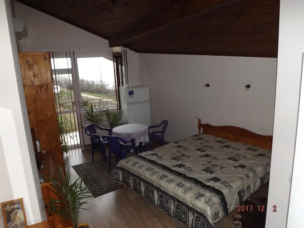 Faina Guest House Rezovo Esterno foto