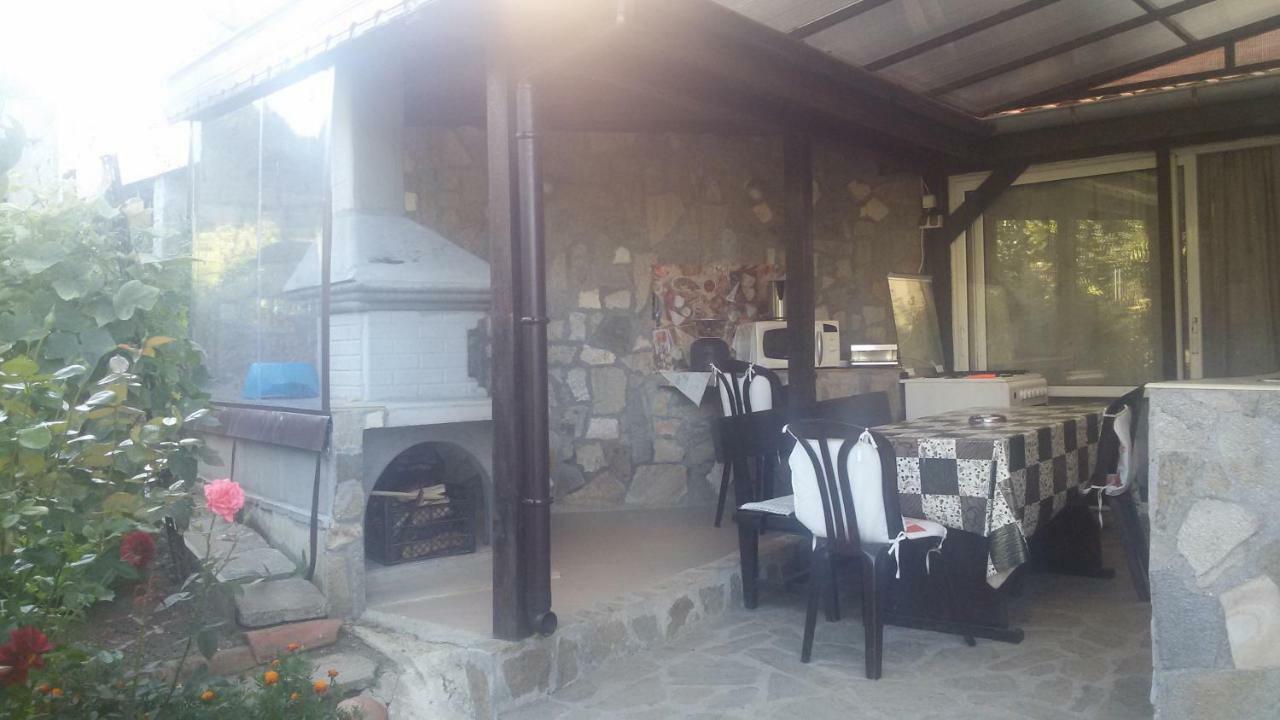 Faina Guest House Rezovo Esterno foto